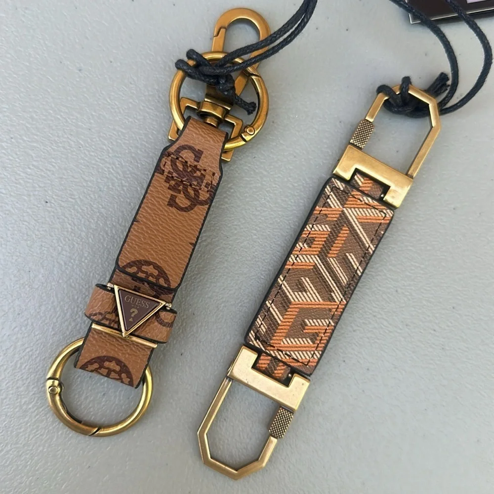 New GUESS KEYCHAINS Keyholder - Picture 3 of 4
